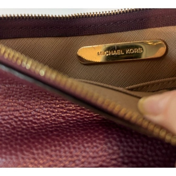 Michael Kors Leather Wristlet Wallet Clutch Burgundy Gold Tone Zipper - Picture 6 of 9